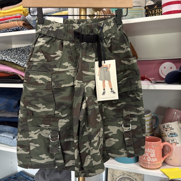 NWT Angel Kiss Cargo Shorts Camouflage XS - Picture 2 of 11